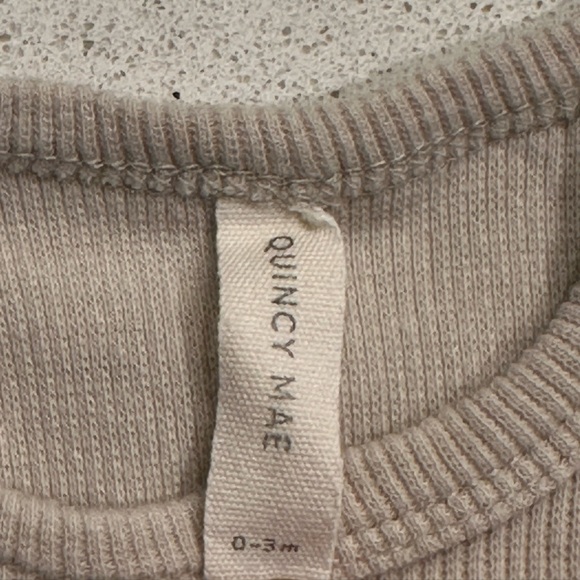 Quincy Mae onesies 0-3 - Picture 2 of 2